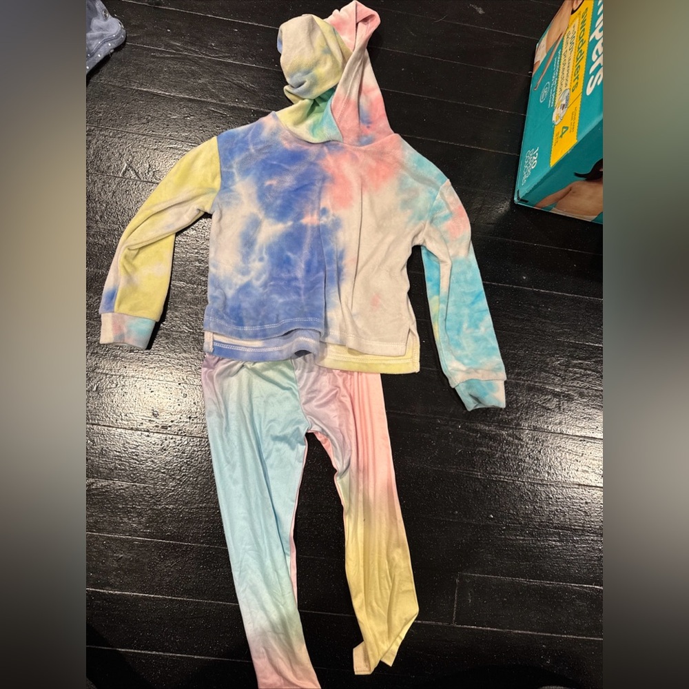 Epic Threads 2 piece tie dye outfit 2T